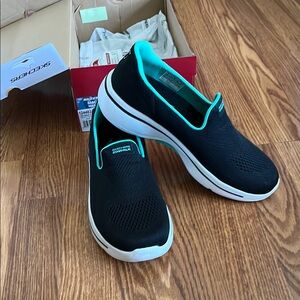 Skechers Black and Aqua Slip-On Shoes